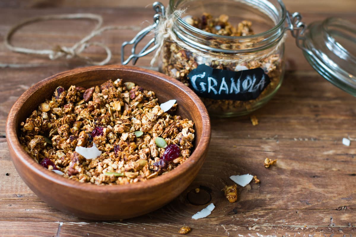 Granola senza glutine e senza zucchero alle noci