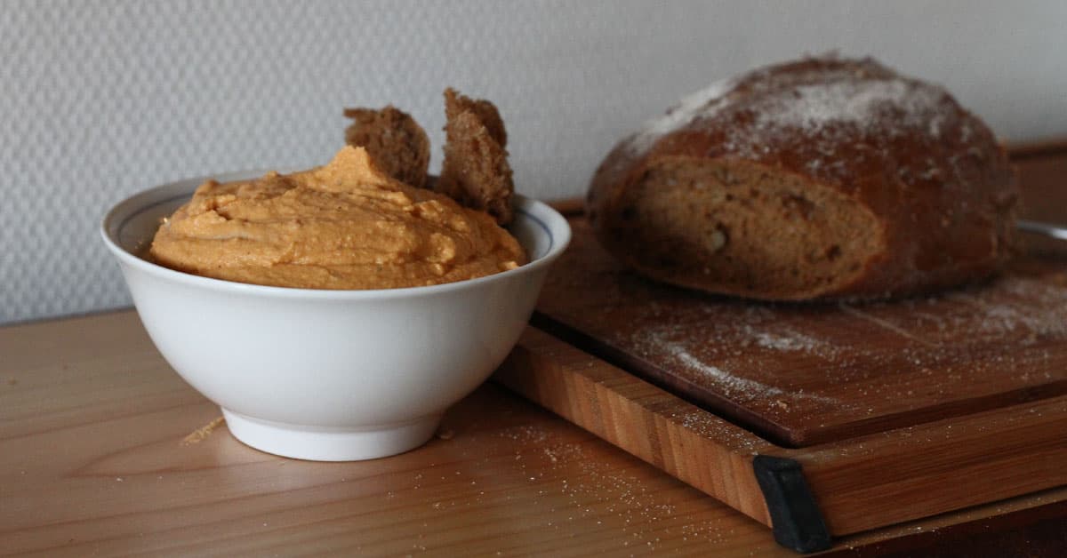 Hummus al cacao e latte di avena