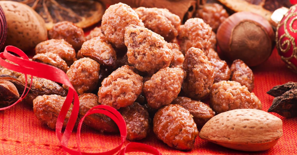 Mandorle pralinate con zucchero di cocco e cannella