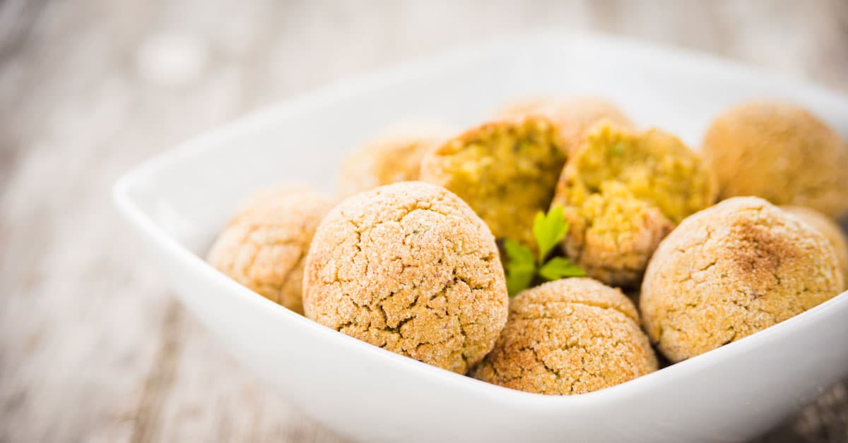 Polpette di  lupini, cous cous e cavolfiore