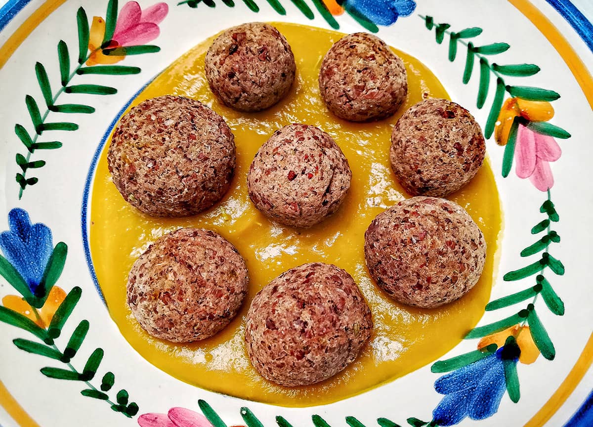 Polpette di riso rosso e sgombro