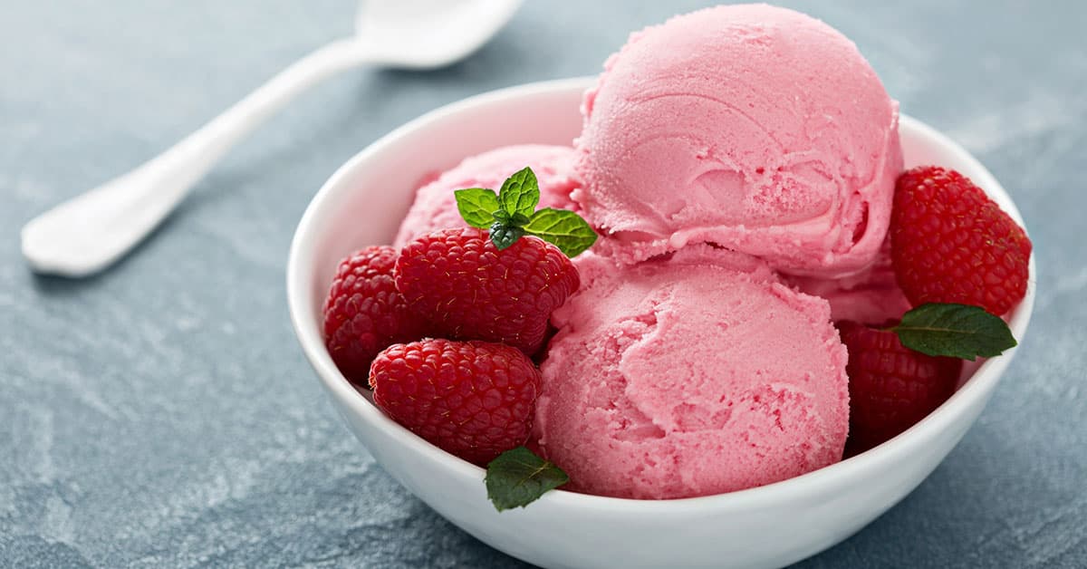 Gelato di fragole con farina di semi di carrube