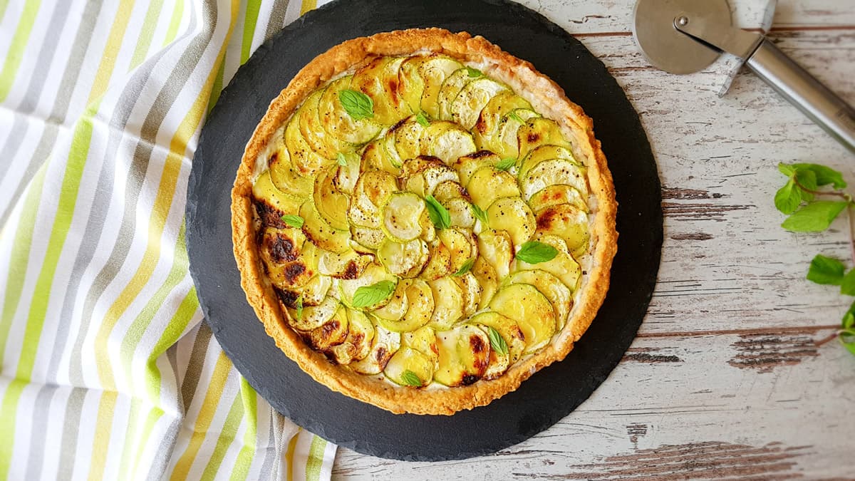 Crostata con zucchine e crema di olive