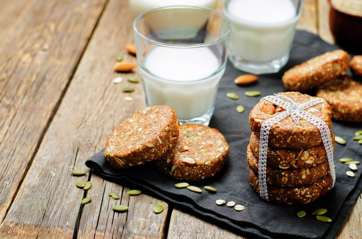 BISCOTTI SENZA FARINA AL CIOCCOLATO E SEMI DI ZUCCA