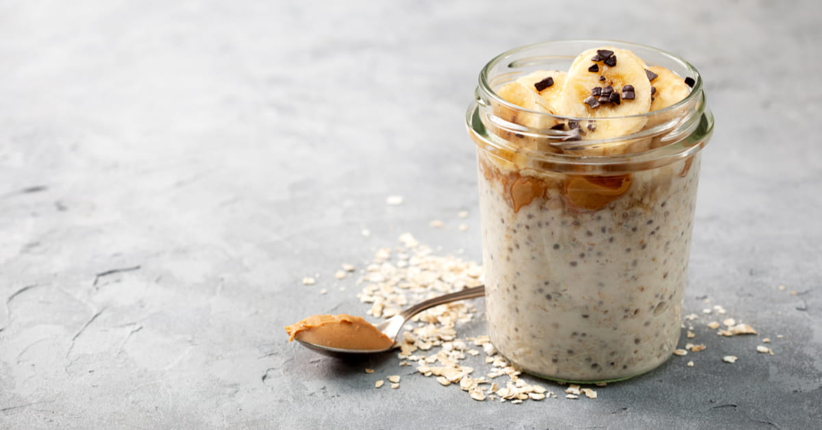 Overnight oatmeal con uvetta e psillio