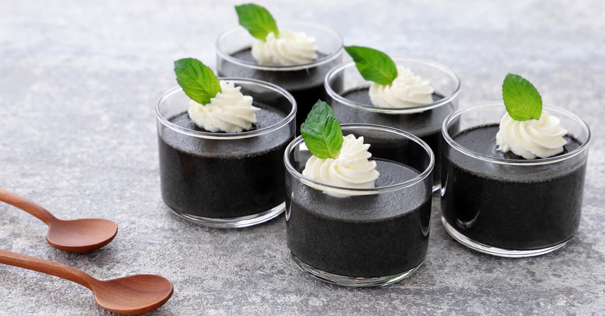 Panna cotta al sesamo nero