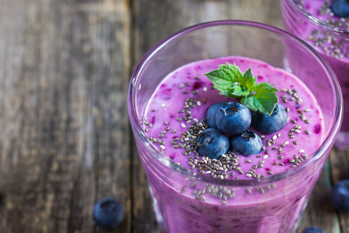 Frullato proteico mandorle e mirtilli