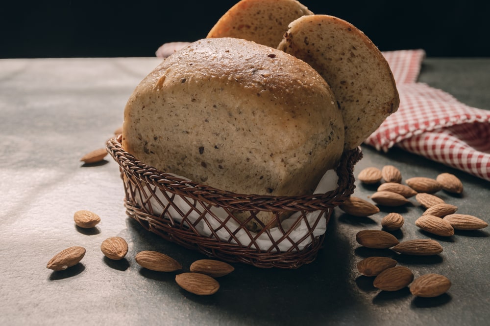 Pane proteico con farina di mandorle