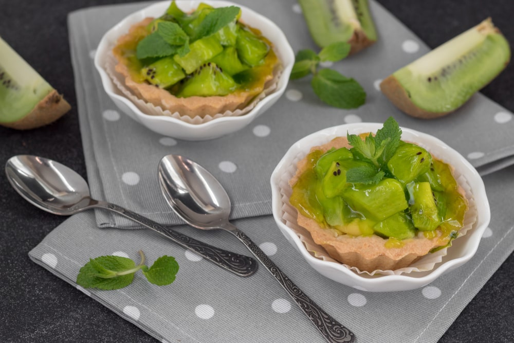 Crostatine con yogurt e kiwi