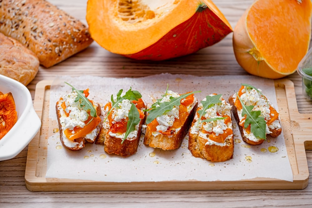 Bruschette zucca e formaggio