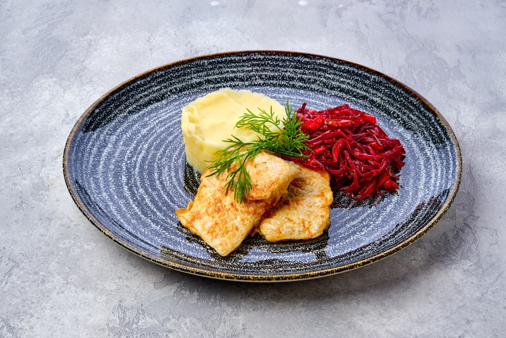 Merluzzo arrosto con insalata piccante di barbabietole
