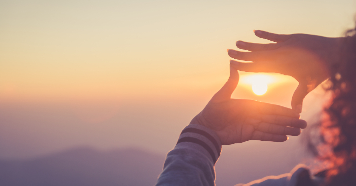 La vitamina D e l'esposizione al sole aiutano ad alleviare l'infiammazione che può facilitare disbiosi intestinale