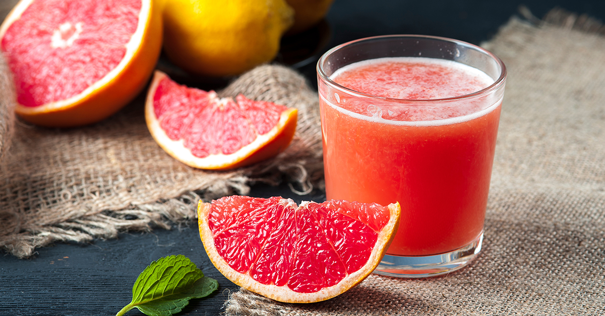 Il pompelmo è una buona fonte di vitamina C, niacina, tiamina e riboflavina