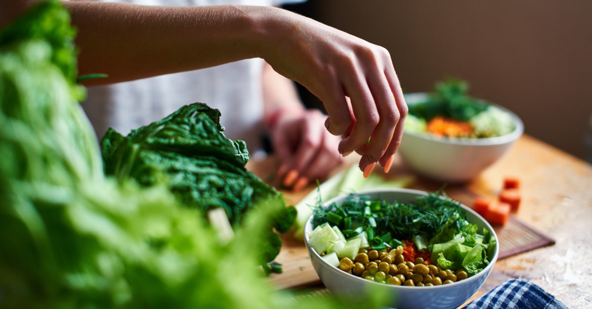 Un'alimentazione a base di alimenti antinfiammatori e antiossidanti aiuta ad alleviare la tiroidite di Hashimoto