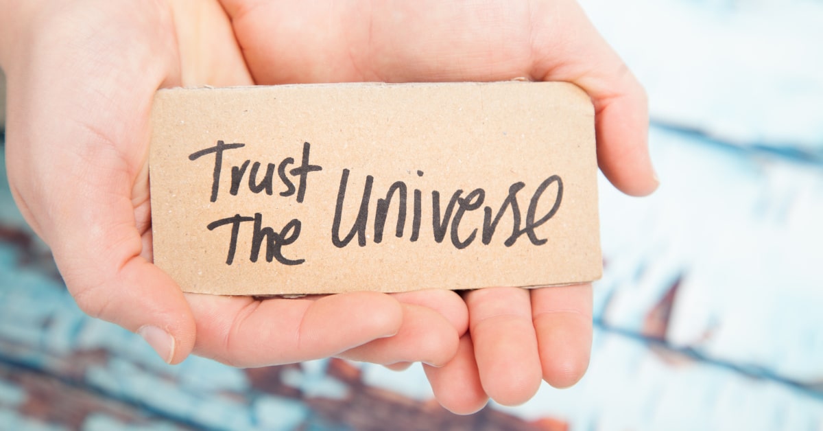 Fidati dell'universo, concetto di legge di attrazione 