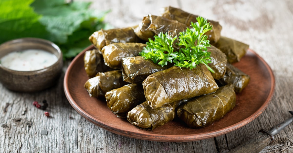 Dolmades, ricetta grteca con riso avvolto in foglie di vite