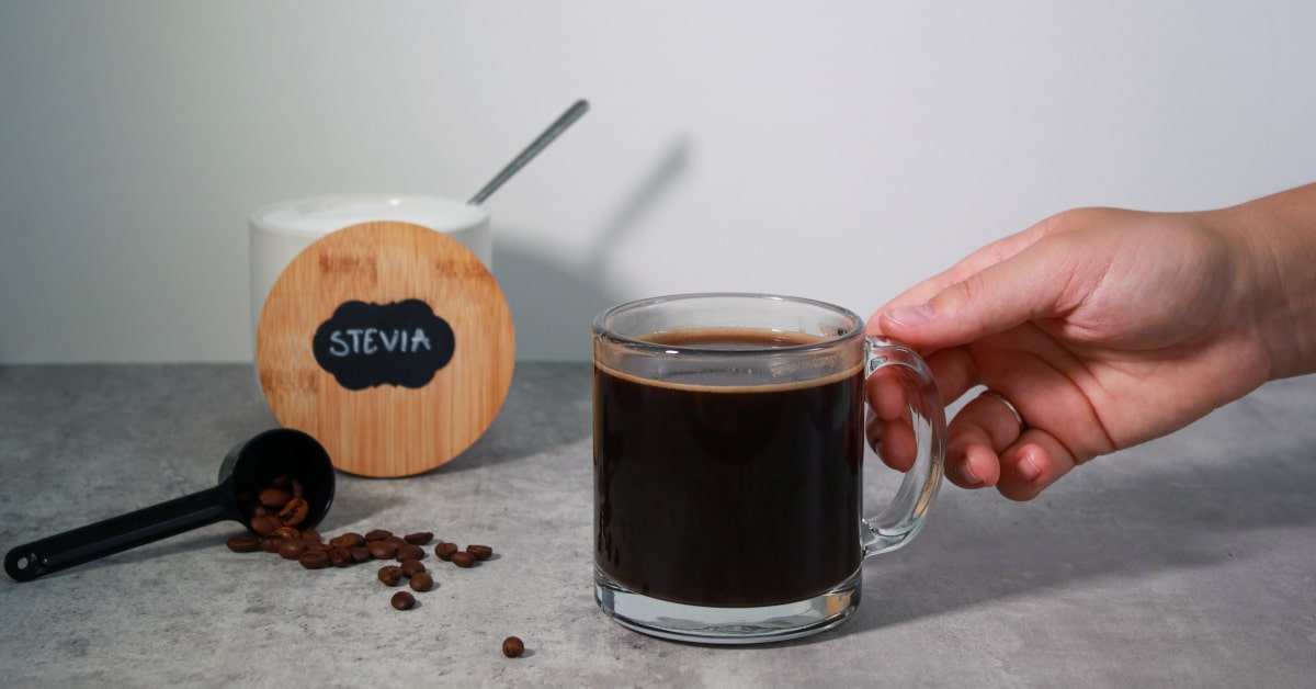 tazza di caffè dolcificata con stevia