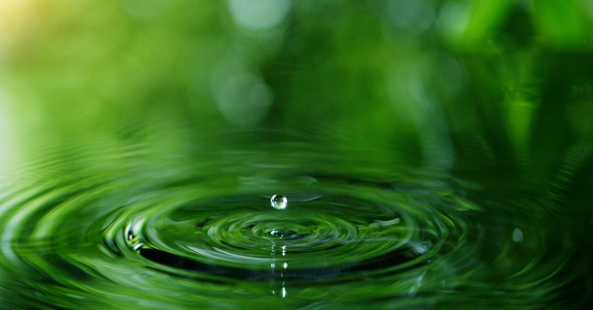 Cerchi concentrici in acqua