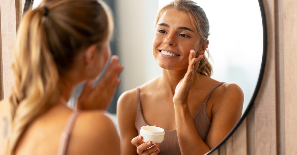 Crema alla rosa damascena per pelle secca