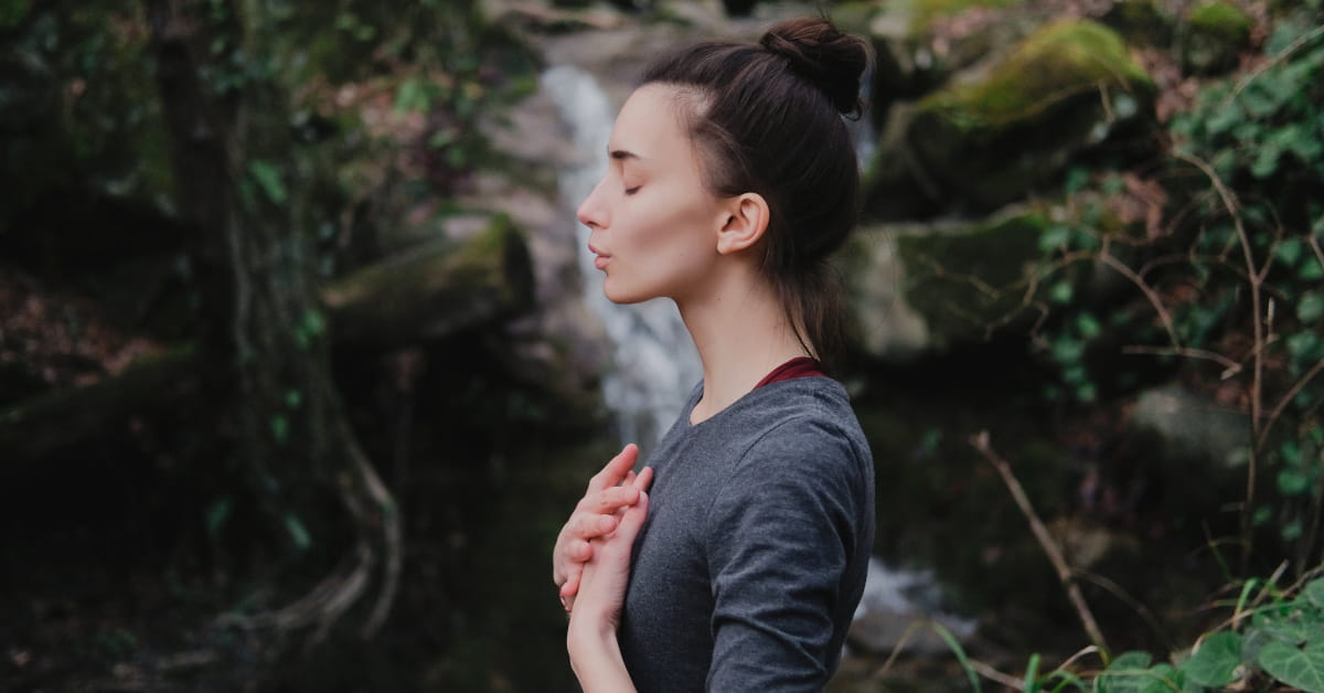 Tecniche yoga di respirazione per facilitare il sonno