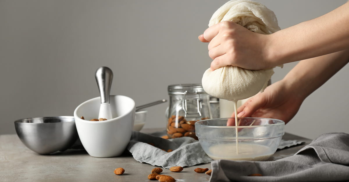 Come fare il latte vegetale in casa: tutto quello che ti occorre