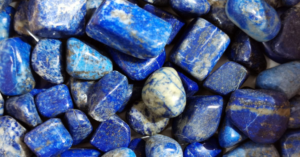 Che cos'&egrave; la sodalite: origine e caratteristiche
