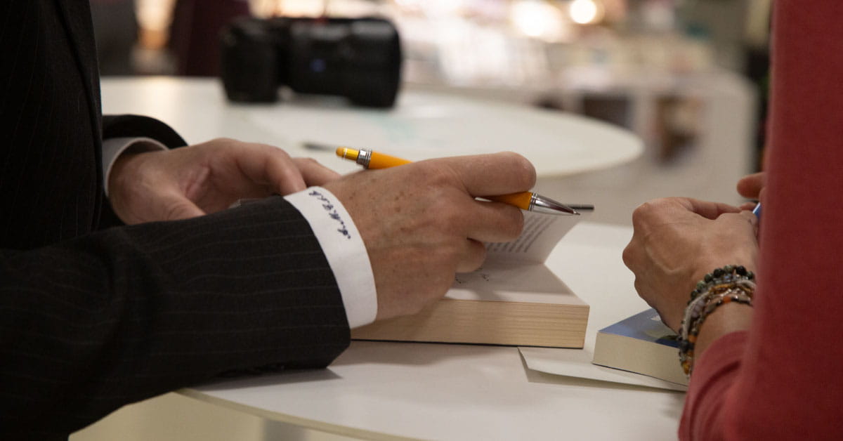 Macrolibrarsi Fest: autografo di Massimo Citro