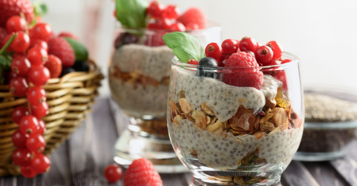 Budino di chia e yogurt di soia ai frutti rossi